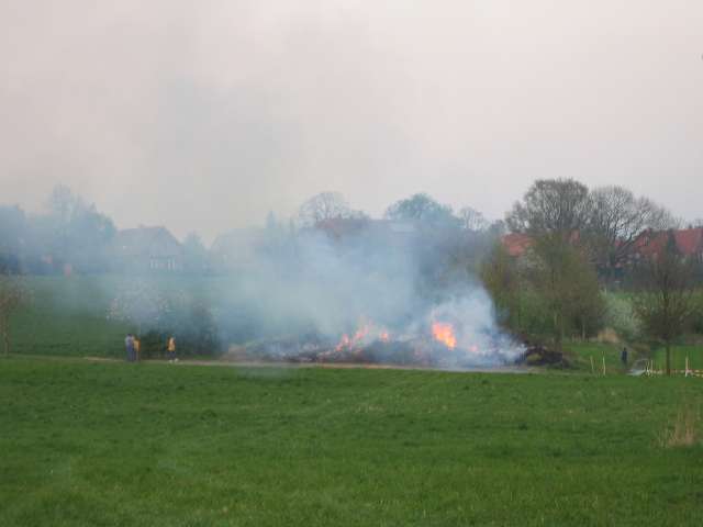 Osterfeuer 2009  022